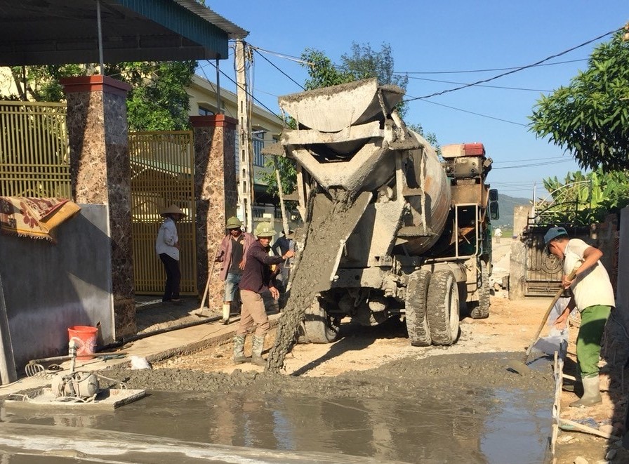 Nhân dân TDP Thuận An - Phường Đức Thuận làm đường bê tông