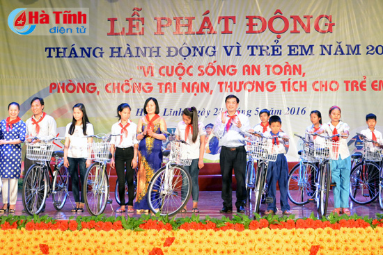 ha tinh phat dong thang hanh dong vi tre em nam 2016